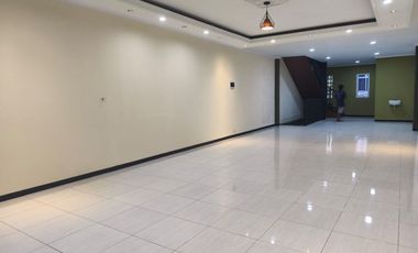 Murah Ruko Baru Berada di Area Bisnis Jalan Jakarta Antapani Bandung