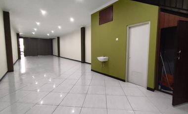 Murah Ruko Baru Berada di Area Bisnis Jalan Jakarta Antapani Bandung