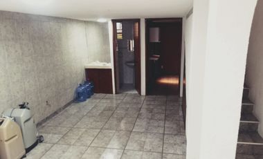 CASA EN RENTA, COL. EL SANTUARIO, IZTAPALAPA