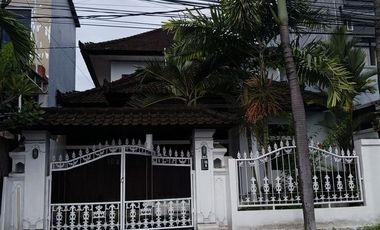 Rumah Bagus 2 Lantai Disewakan, di Gatsu Timur Denpasar Area
