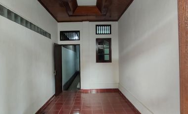 Rumah Bagus 2 Lantai Disewakan, di Gatsu Timur Denpasar Area