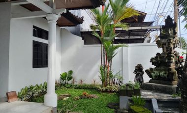 Rumah Bagus 2 Lantai Disewakan, di Gatsu Timur Denpasar Area
