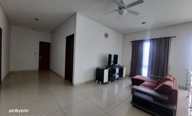 Rumah Mewah Full Furnished di Batununggal