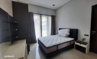 Rumah Mewah Full Furnished di Batununggal