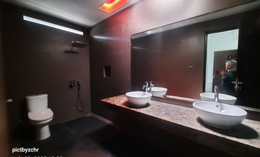 Rumah Mewah Full Furnished di Batununggal
