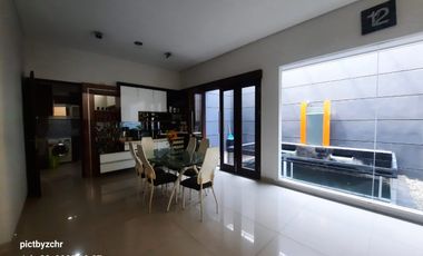 Rumah Mewah Full Furnished di Batununggal