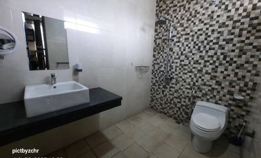 Rumah Mewah Full Furnished di Batununggal