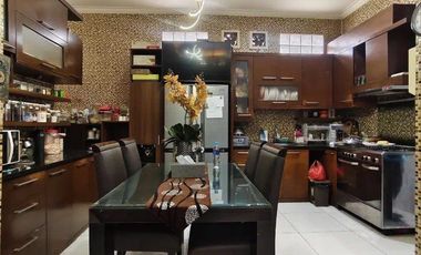 Best Buy di Bandung Kota! Rumah 2,5 Lantai Hook-Like Style di Turangga, Harga Terjun Bebas!