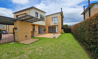 ARRIENDO CASA EN CONJUNTO ÁBACO – CAJICÁ