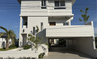 Brand New Modern Minimalist 3-Storey Home with Premium Finishes