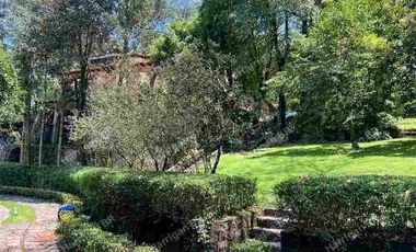 VENTA HERMOSA VILLA VALLE DE BRAVO