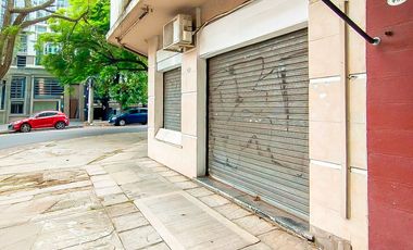CASTELAR CENTRO - Local comercial a una cuadra de la estacion. En Esquina! Oportunidad