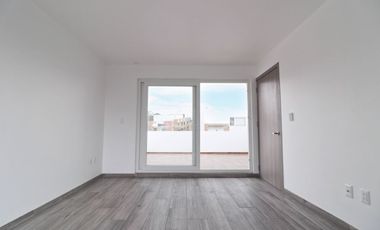 Excelente Casa en Venta en Fraccionamiento Parque Esmeralda, a espaldas de Chiluca