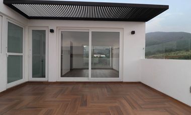 Excelente Casa en Venta en Fraccionamiento Parque Esmeralda, a espaldas de Chiluca