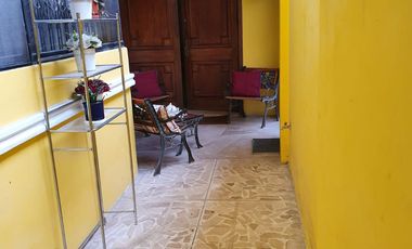 CASA GRANDEDE 2 PISOS CON TERRAZA Y LAVANERIA  CON LINDOS ACABADOS EN MADERA  CASA ESQUINERA  EN LA URBANIZACION TOLITA 1 ..FRENTE AL PAI POLI