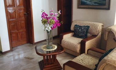 CASA GRANDEDE 2 PISOS CON TERRAZA Y LAVANERIA  CON LINDOS ACABADOS EN MADERA  CASA ESQUINERA  EN LA URBANIZACION TOLITA 1 ..FRENTE AL PAI POLI