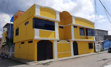 CASA GRANDEDE 2 PISOS CON TERRAZA Y LAVANERIA  CON LINDOS ACABADOS EN MADERA  CASA ESQUINERA  EN LA URBANIZACION TOLITA 1 ..FRENTE AL PAI POLI