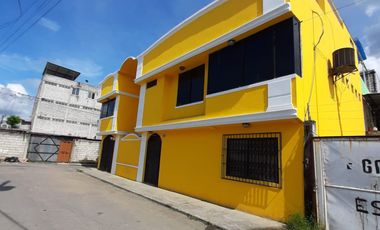 CASA GRANDEDE 2 PISOS CON TERRAZA Y LAVANERIA  CON LINDOS ACABADOS EN MADERA  CASA ESQUINERA  EN LA URBANIZACION TOLITA 1 ..FRENTE AL PAI POLI