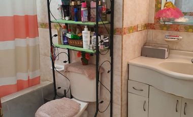 CASA GRANDEDE 2 PISOS CON TERRAZA Y LAVANERIA  CON LINDOS ACABADOS EN MADERA  CASA ESQUINERA  EN LA URBANIZACION TOLITA 1 ..FRENTE AL PAI POLI