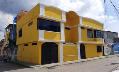 CASA GRANDEDE 2 PISOS CON TERRAZA Y LAVANERIA  CON LINDOS ACABADOS EN MADERA  CASA ESQUINERA  EN LA URBANIZACION TOLITA 1 ..FRENTE AL PAI POLI