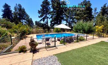 SINCRÓNICA PROPIEDADES  ARRIENDA HERMOSA CABAÑA EN SECTOR 12 DE LA FAMA ALGARROBO