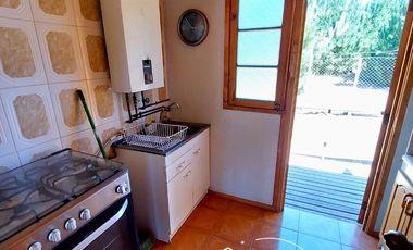 SINCRÓNICA PROPIEDADES  ARRIENDA HERMOSA CABAÑA EN SECTOR 12 DE LA FAMA ALGARROBO