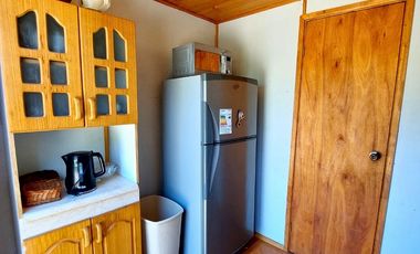 SINCRÓNICA PROPIEDADES  ARRIENDA HERMOSA CABAÑA EN SECTOR 12 DE LA FAMA ALGARROBO