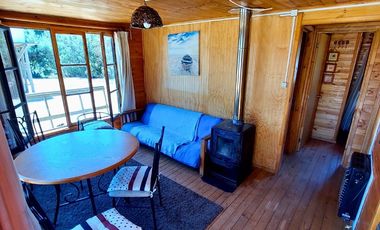 SINCRÓNICA PROPIEDADES  ARRIENDA HERMOSA CABAÑA EN SECTOR 12 DE LA FAMA ALGARROBO