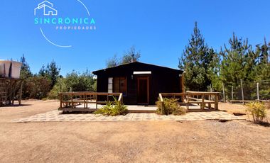 SINCRÓNICA PROPIEDADES  ARRIENDA HERMOSA CABAÑA EN SECTOR 12 DE LA FAMA ALGARROBO