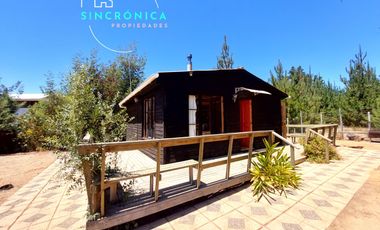 SINCRÓNICA PROPIEDADES  ARRIENDA HERMOSA CABAÑA EN SECTOR 12 DE LA FAMA ALGARROBO