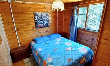 SINCRÓNICA PROPIEDADES  ARRIENDA HERMOSA CABAÑA EN SECTOR 12 DE LA FAMA ALGARROBO