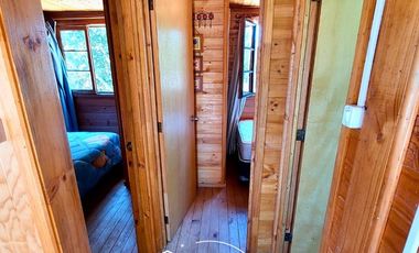 SINCRÓNICA PROPIEDADES  ARRIENDA HERMOSA CABAÑA EN SECTOR 12 DE LA FAMA ALGARROBO