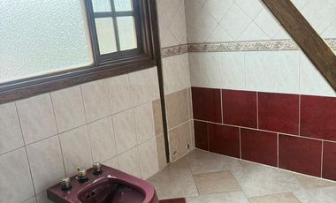 Casa  en venta, en la  Mitad del Mundo Sector el Pantógrafo Quito Ecuador.