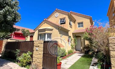 Casa Venta 3 Dormitorios En Microbarrio, Valle Lo Campino