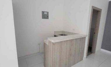 Alquiler de Local en Plaza Comercial Costa Brisa Km.19.5 Vía a La Costa. 50 m²