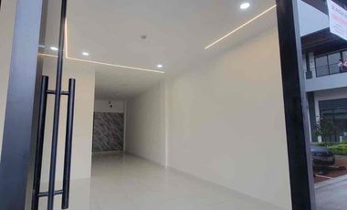 Alquiler de Local en Plaza Comercial Costa Brisa Km.19.5 Vía a La Costa. 50 m²