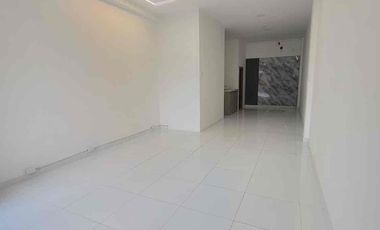 Alquiler de Local en Plaza Comercial Costa Brisa Km.19.5 Vía a La Costa. 50 m²