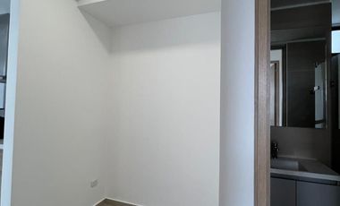 APTO 2402 FLORA CLUB HOUSE