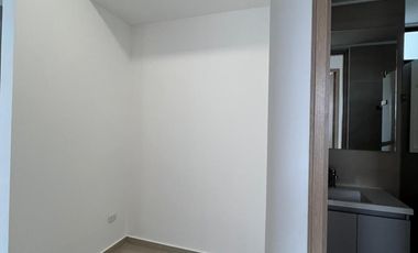 APTO 2402 FLORA CLUB HOUSE