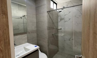 APTO 2402 FLORA CLUB HOUSE