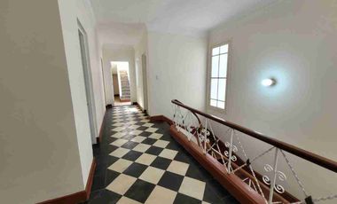 Alquilo CASA en SAN ISIDRO