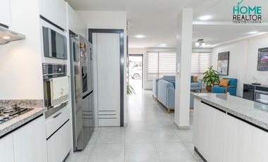 VENTA DE CASA CON 4 DORMITORIOS- Machángara, Cuenca