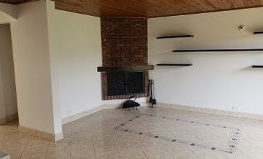 SE ARRIENDA HERMOSA CASA CONJUNTO PARQUE CENTRAL CHÍA