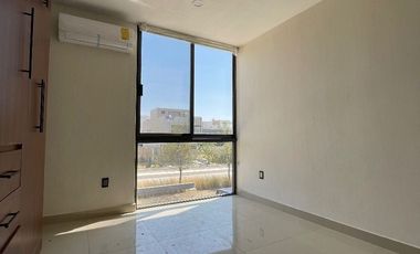 CASA EN RENTA EN SOLARES COTO ALTANZA