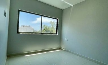 CASA EN RENTA EN SOLARES COTO ALTANZA