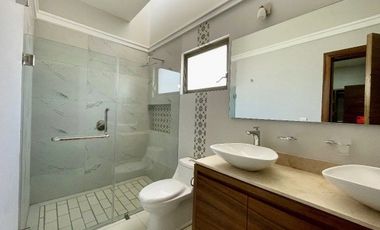 CASA EN RENTA EN SOLARES COTO ALTANZA