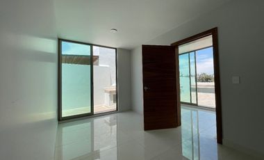 CASA EN RENTA EN SOLARES COTO ALTANZA