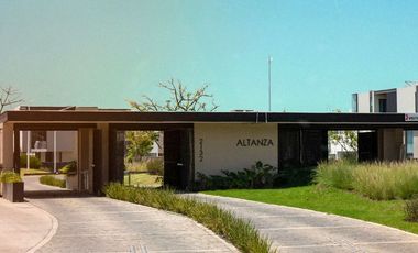 CASA EN RENTA EN SOLARES COTO ALTANZA