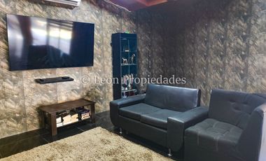 Leon Propiedades vende parcela plana de 5000m2 con 2 casas en condominio en sector Cuyuncavi Alto, Curacaví.