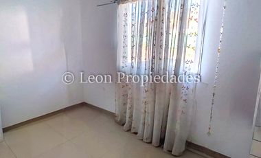 Leon Propiedades vende parcela plana de 5000m2 con 2 casas en condominio en sector Cuyuncavi Alto, Curacaví.